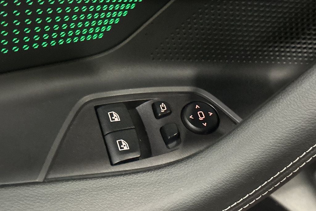 2025 BMW 2 Series 230i