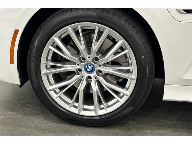 2023 BMW 3 Series 330e iPerformance