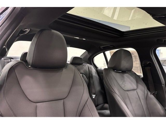 2025 BMW 3 Series 330i