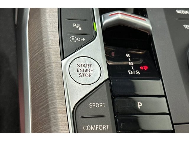 2025 BMW 3 Series 330i