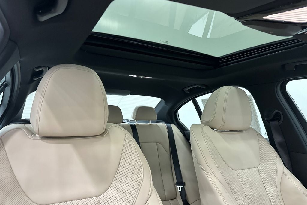 2026 BMW 3 Series 330i