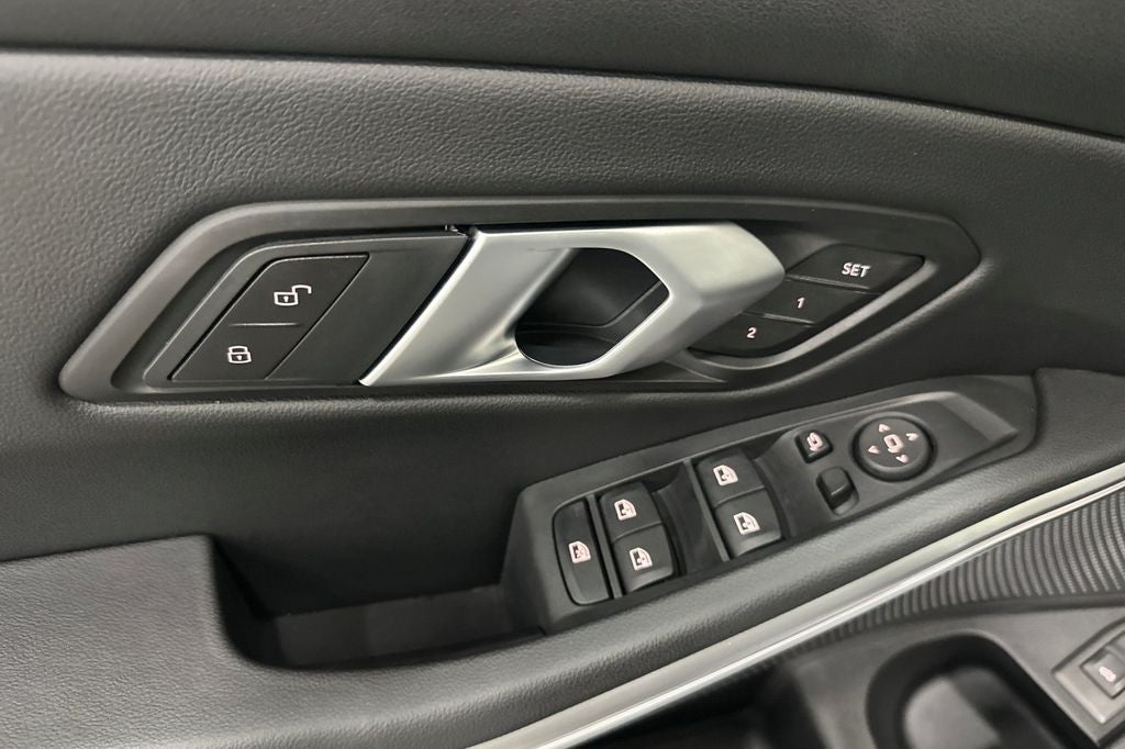 2025 BMW 3 Series 330i