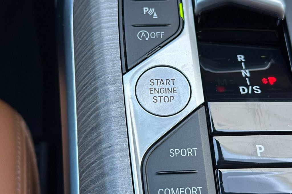 2025 BMW 3 Series 330i