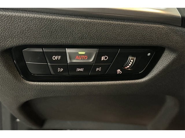 2025 BMW 3 Series 330i