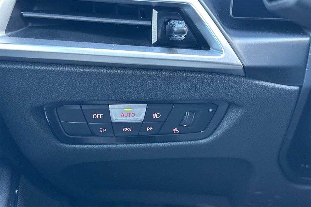 2026 BMW 3 Series 330i