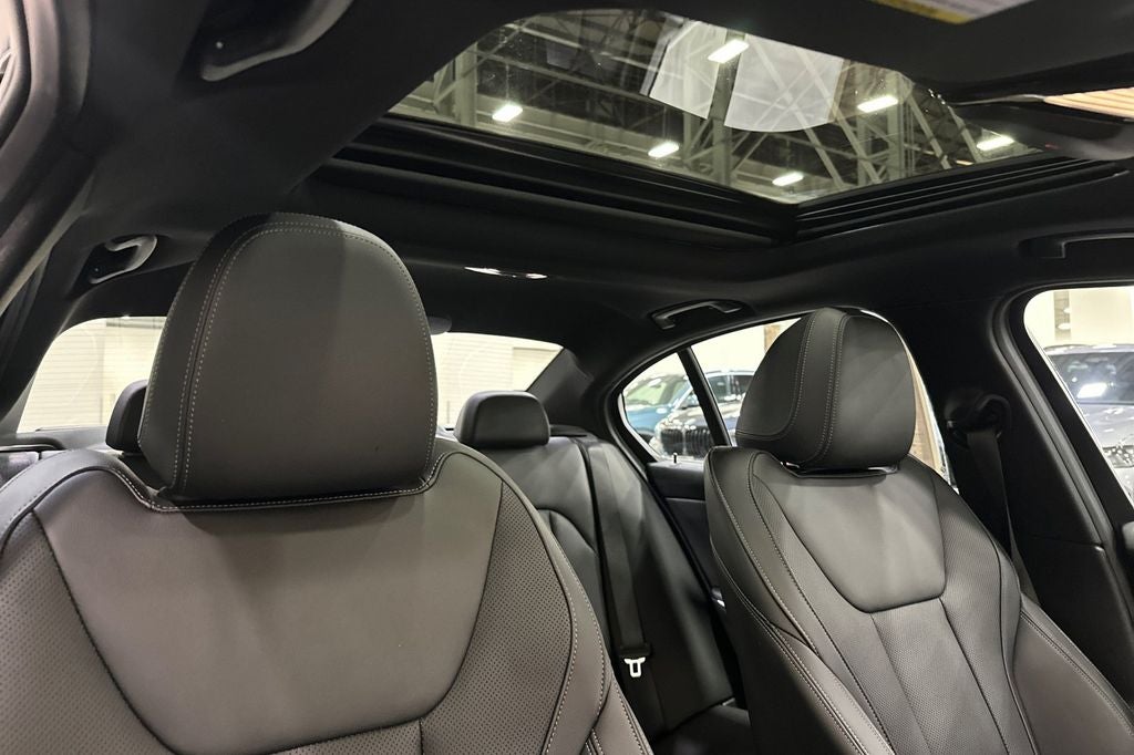 2025 BMW 3 Series 330i xDrive