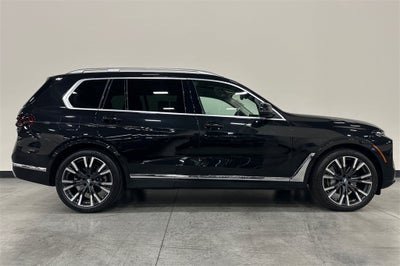 2025 BMW X7 xDrive40i