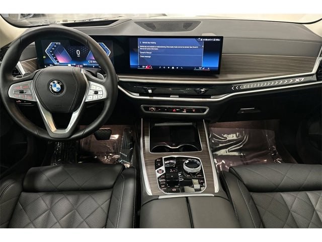 2025 BMW X7 xDrive40i