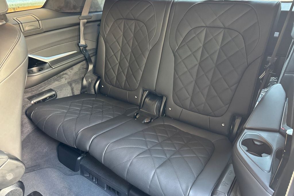 2027 BMW X7 xDrive40i