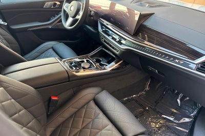 2027 BMW X7 xDrive40i
