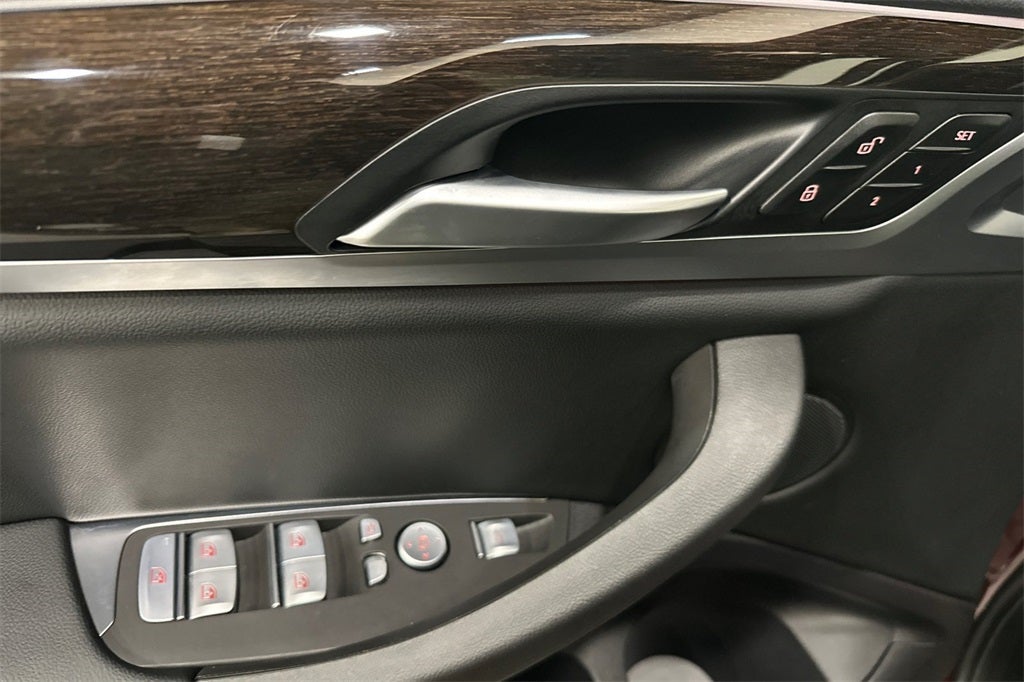 2025 BMW X4 xDrive30i