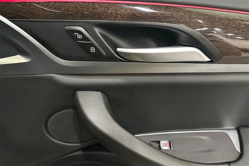 2025 BMW X4 xDrive30i