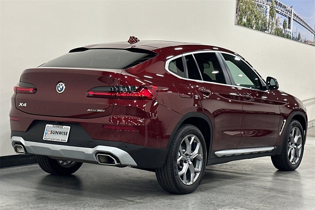 2025 BMW X4 xDrive30i