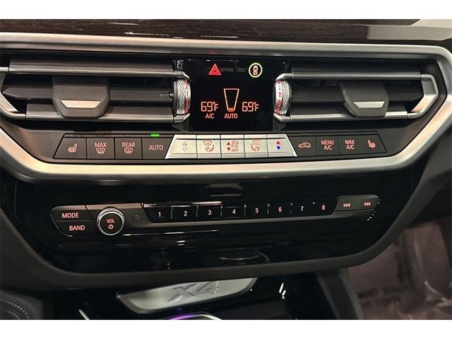 2025 BMW X4 xDrive30i