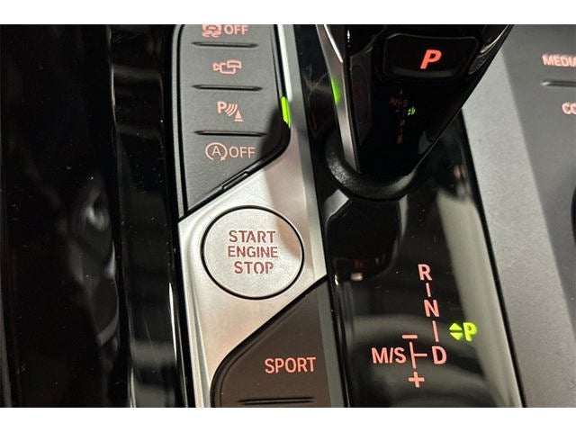 2025 BMW X4 xDrive30i