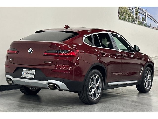 2025 BMW X4 xDrive30i