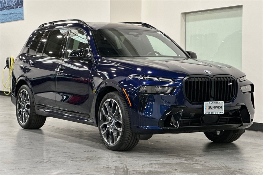 2023 BMW X7 M60i