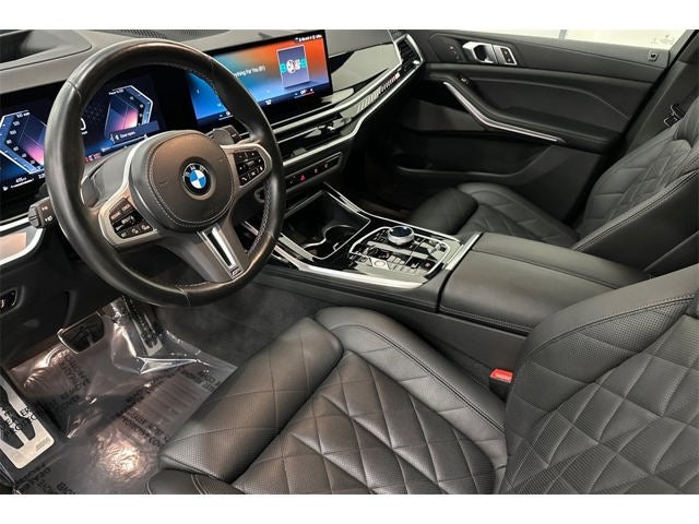 2023 BMW X7 M60i