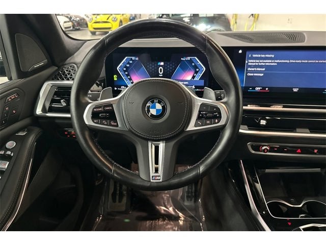 2023 BMW X7 M60i