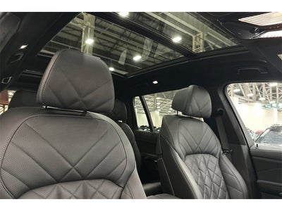 2023 BMW X7 M60i
