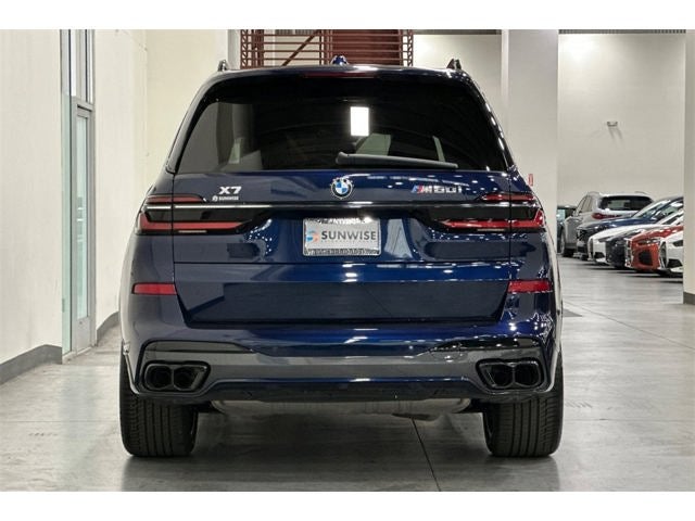 2023 BMW X7 M60i