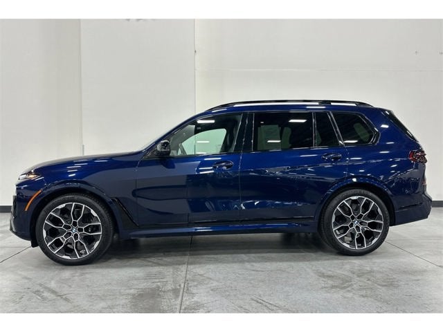 2023 BMW X7 M60i