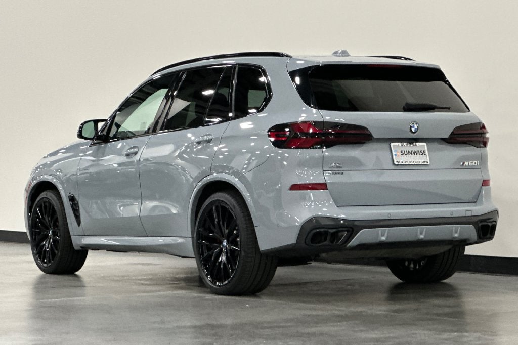 2024 BMW X5 M60i