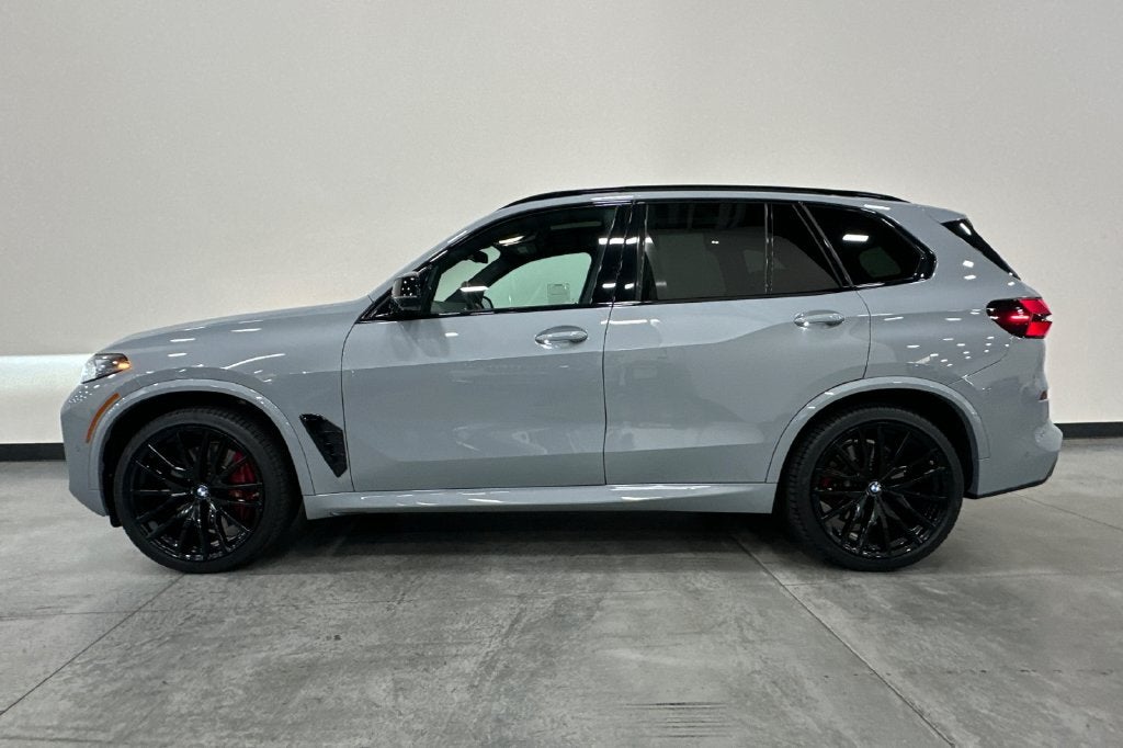 2024 BMW X5 M60i