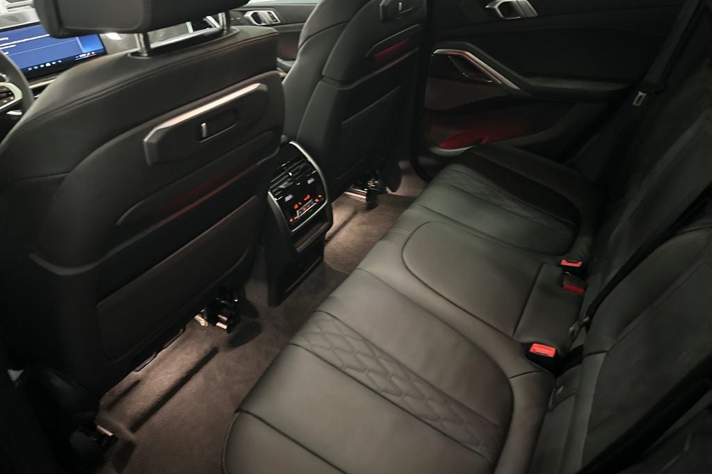 2026 BMW X6 M60i