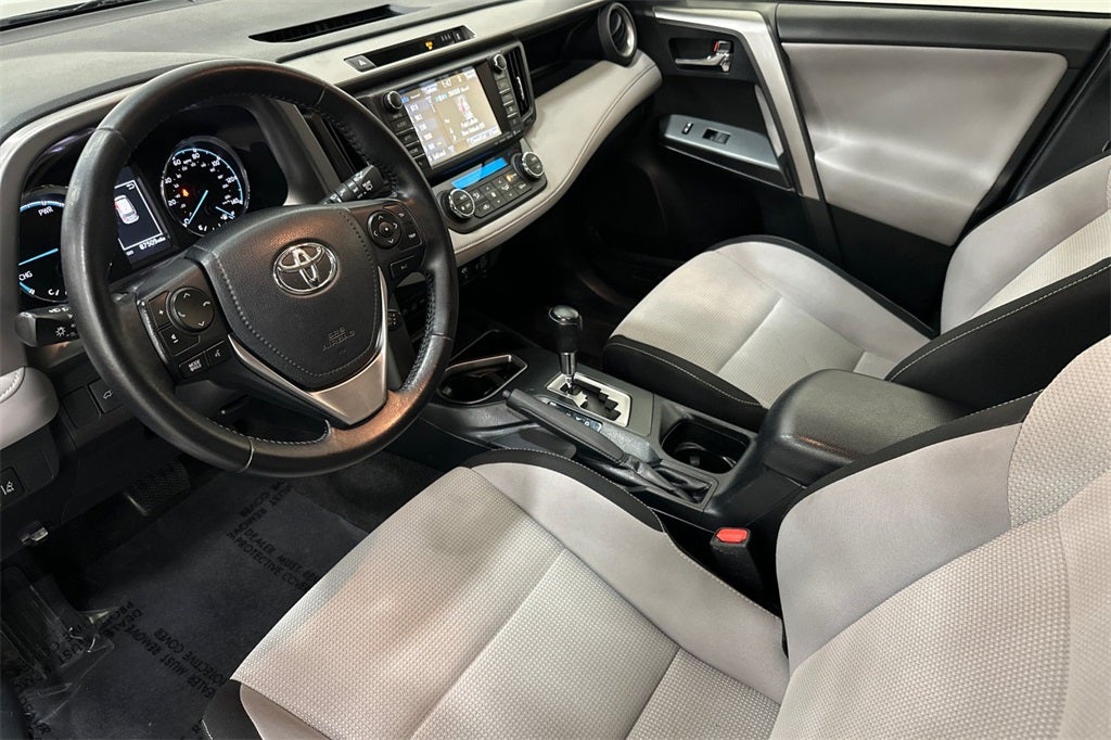 2017 Toyota RAV4 Hybrid XLE