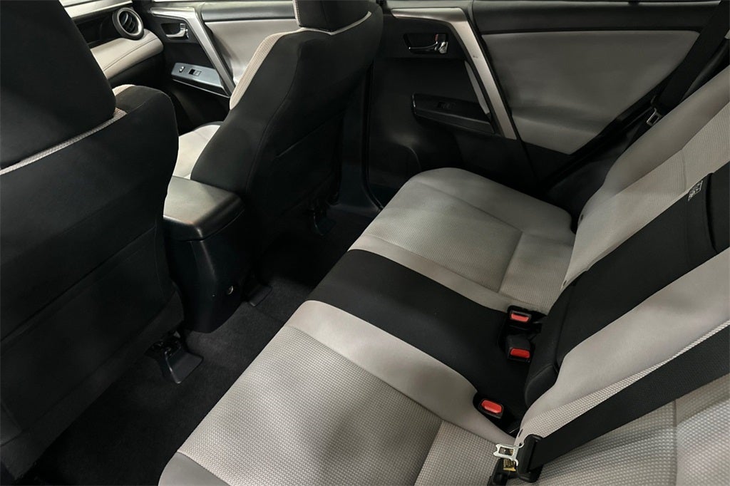 2017 Toyota RAV4 Hybrid XLE