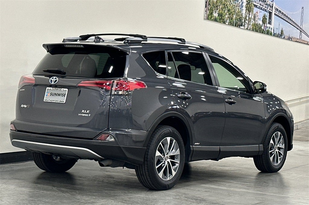 2017 Toyota RAV4 Hybrid XLE