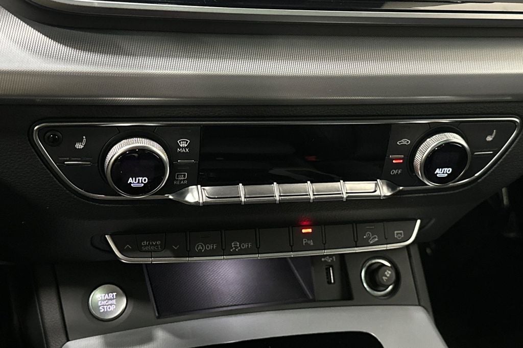 2024 Audi Q5 45 S line Premium quattro