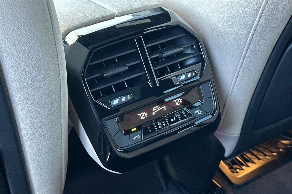 2025 BMW iX xDrive50