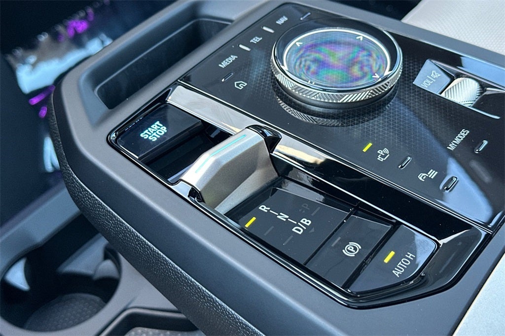 2025 BMW iX xDrive50