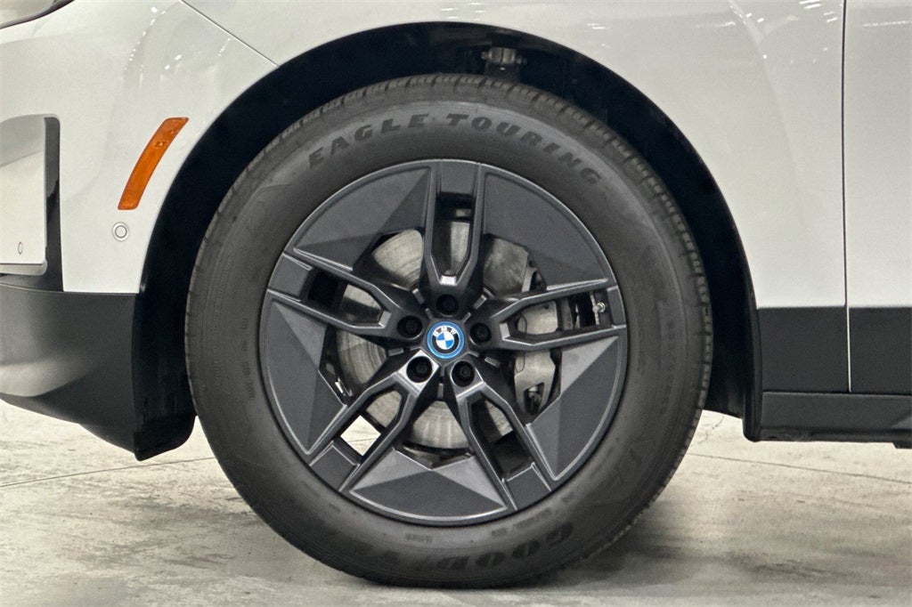2025 BMW iX xDrive50