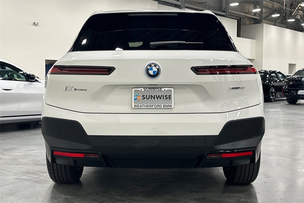 2025 BMW iX xDrive50