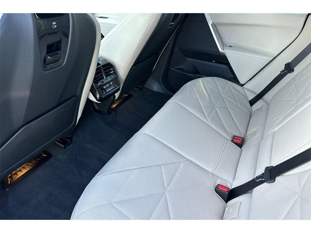 2025 BMW iX xDrive50