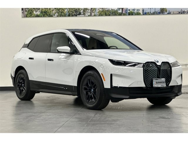 2025 BMW iX xDrive50