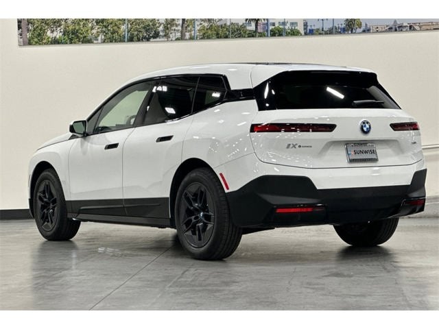 2025 BMW iX xDrive50