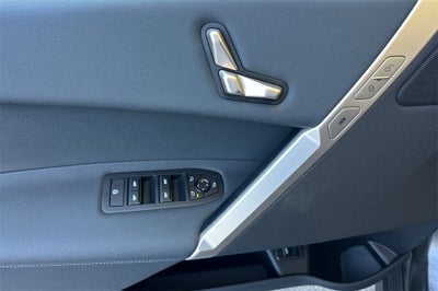 2025 BMW iX xDrive50