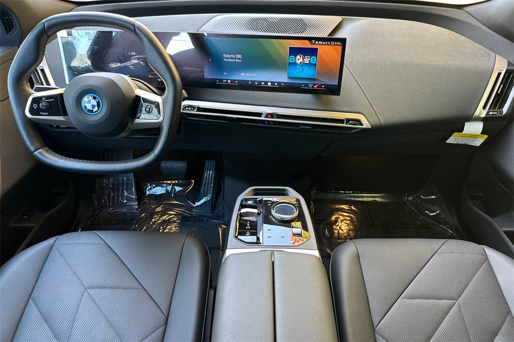 2025 BMW iX xDrive50