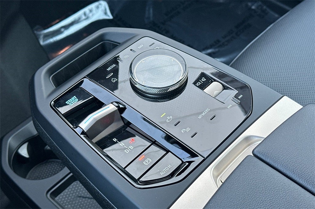 2025 BMW iX xDrive50