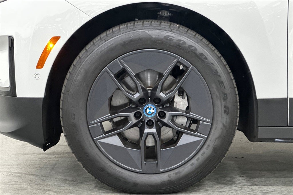 2025 BMW iX xDrive50