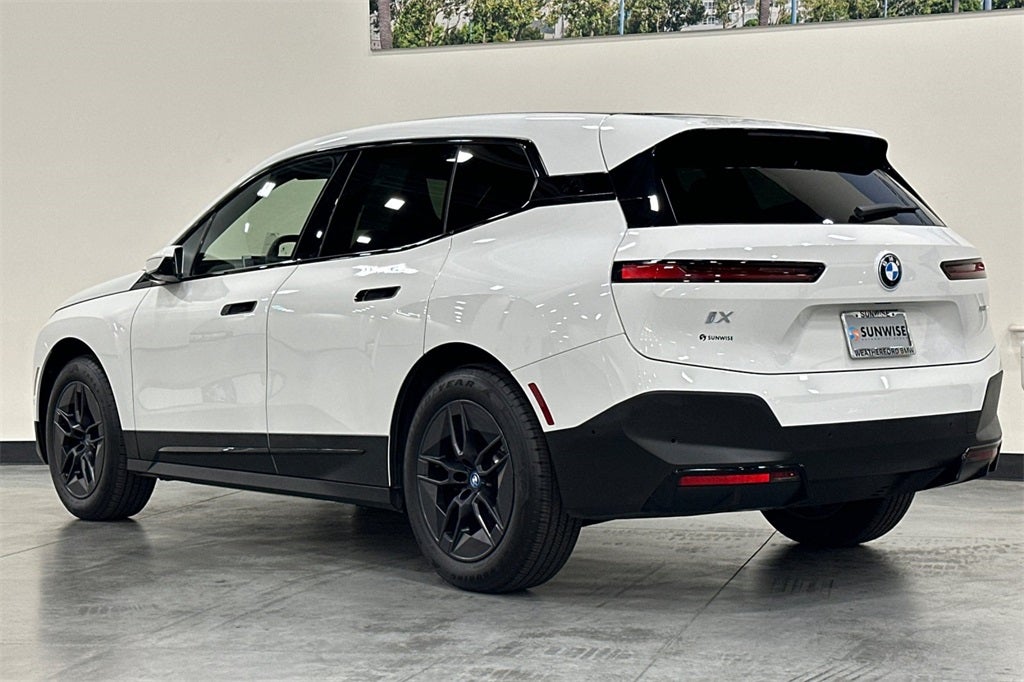 2025 BMW iX xDrive50