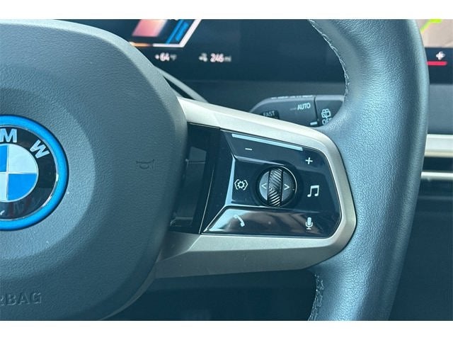 2025 BMW iX xDrive50