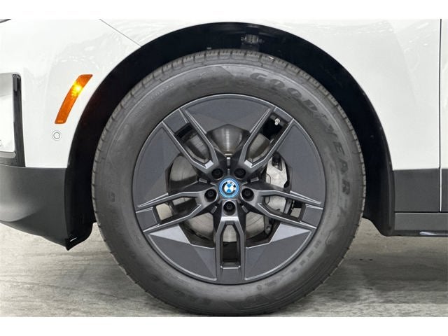 2025 BMW iX xDrive50