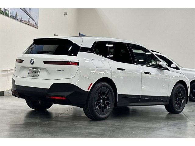 2025 BMW iX xDrive50