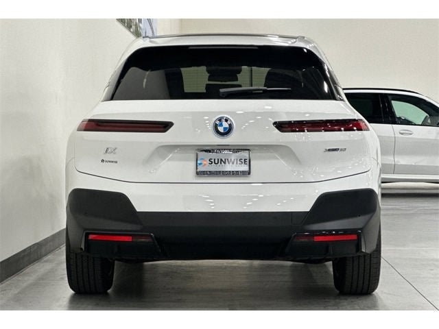 2025 BMW iX xDrive50