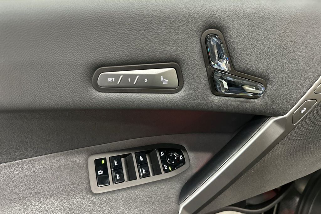 2025 BMW iX M60